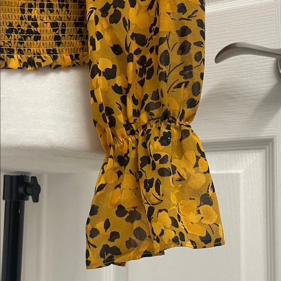Melanie Lyne Elegant Floral Cascading Ruffle Blouse V Neck Mustard & Black Sz4 - Picture 6 of 16